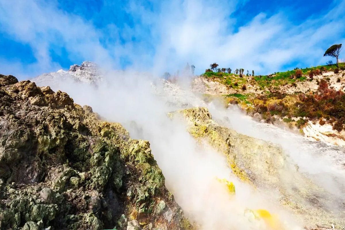 Un gigantesque supervolcan se réveille, ce qui pourrait plonger le monde dans le chaos